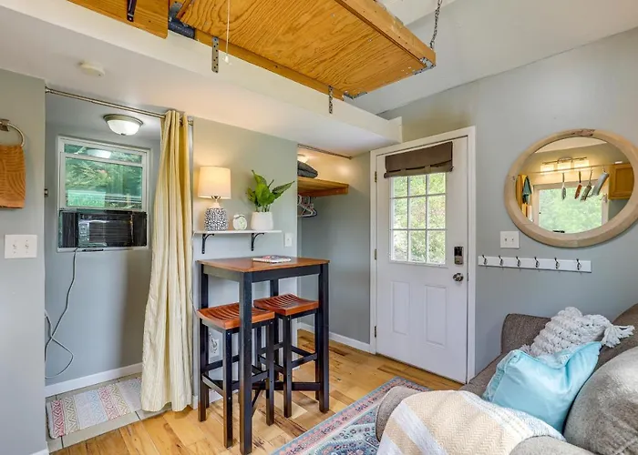 Ideally Located Asheville Tiny Home With Fire Pit
